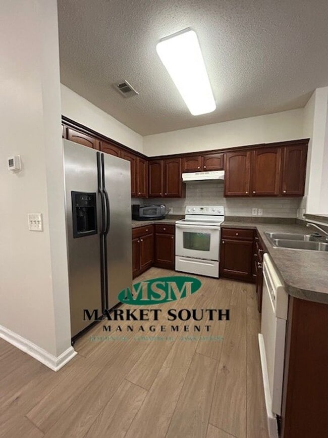 Building Photo - GEORGETOWN - KING GEORGE BOULEVARD