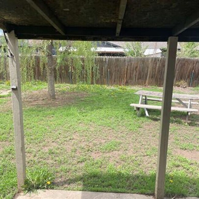 Building Photo - 409 Tedmon Dr
