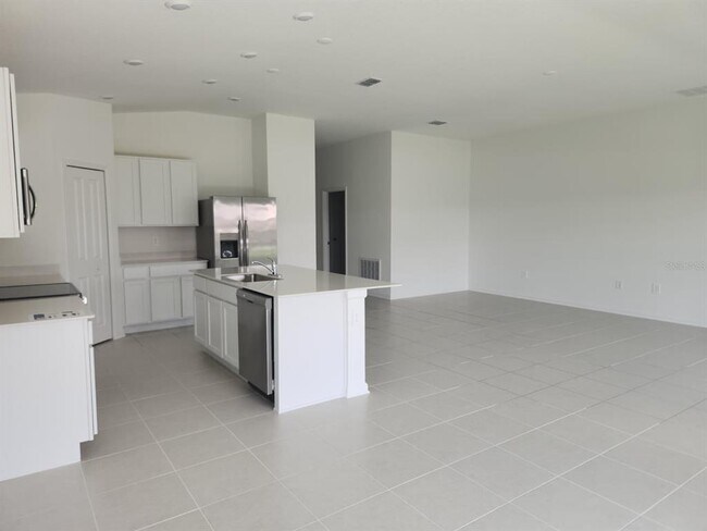 Building Photo - 4753 Golden Knight Blvd