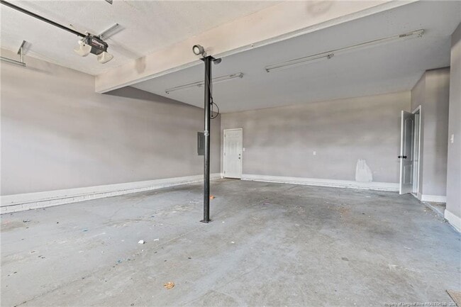 Building Photo - 109 Canyon Ct