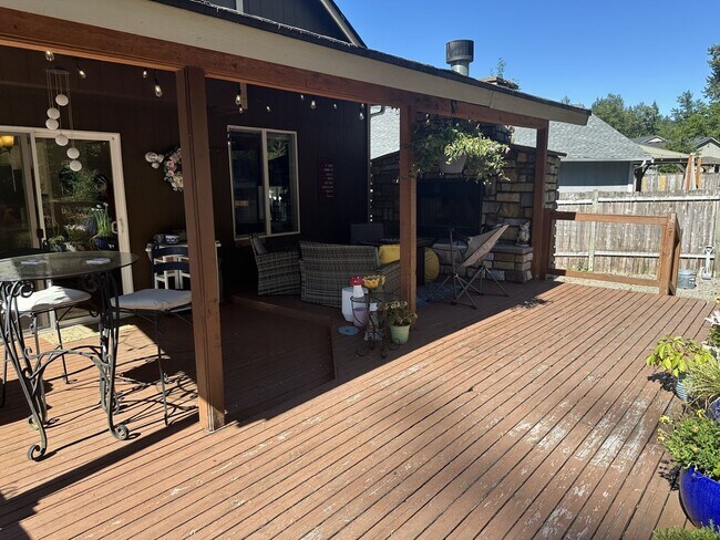 Building Photo - Beautiful Spanaway Home in Quiet Neighborhood
