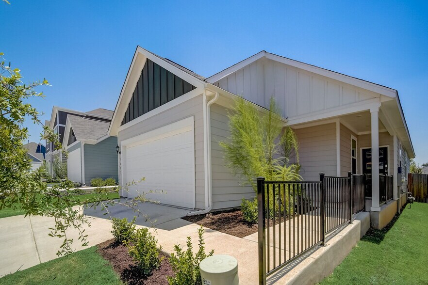 Building Photo - 5407 Jason Dr