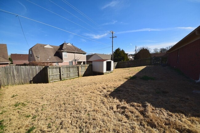 Building Photo - Wonderful 3 bed, 2 bath home near Shelby Farms Park.