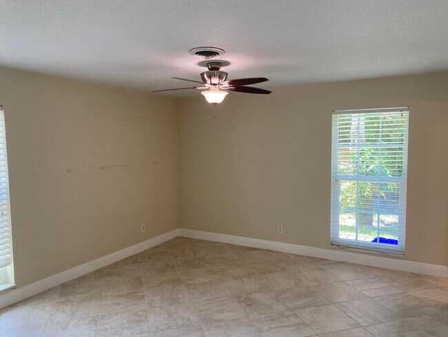 Building Photo - 1435 Wyn Cove Dr