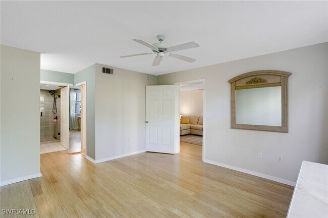 Building Photo - 285 Naples Cove Dr