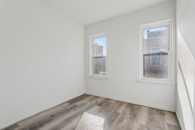 Building Photo - 2350 N Opal St