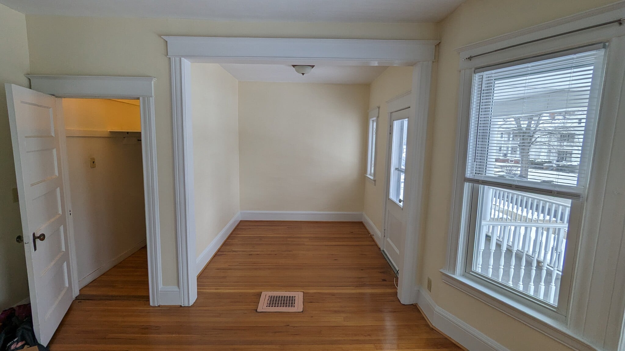 Building Photo - 61 S Pine Ave