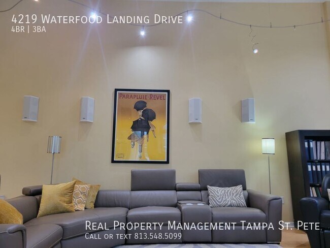 Building Photo - ***LUXURY LUTZ HOME