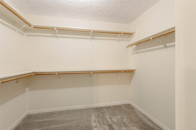 Building Photo - 138 Summer Pl