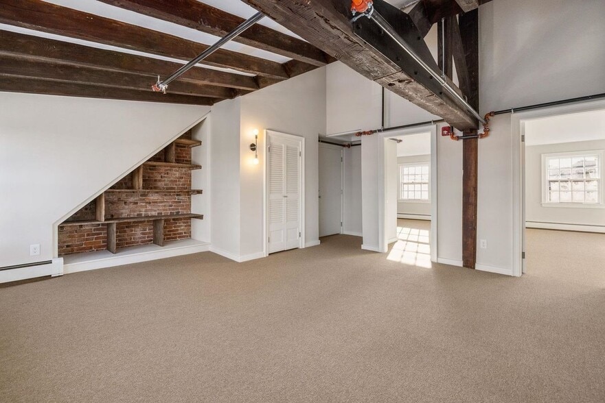 Building Photo - 205 Market, 5