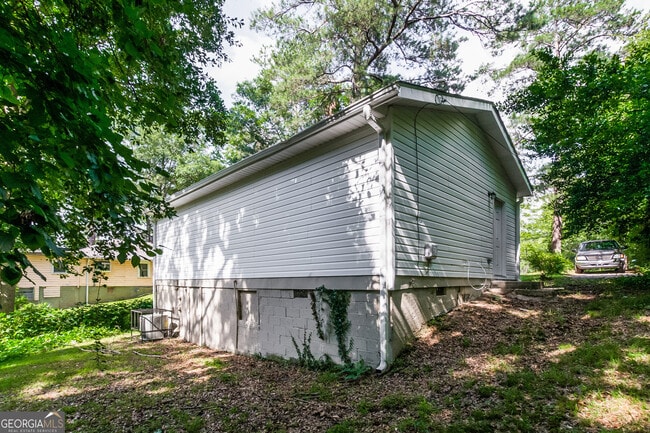 Building Photo - 120 Hemphill School Rd NW