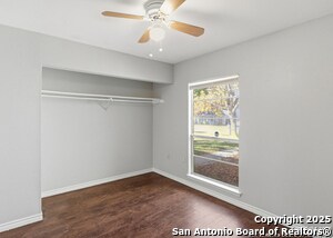 Building Photo - 5938 Oak Run St