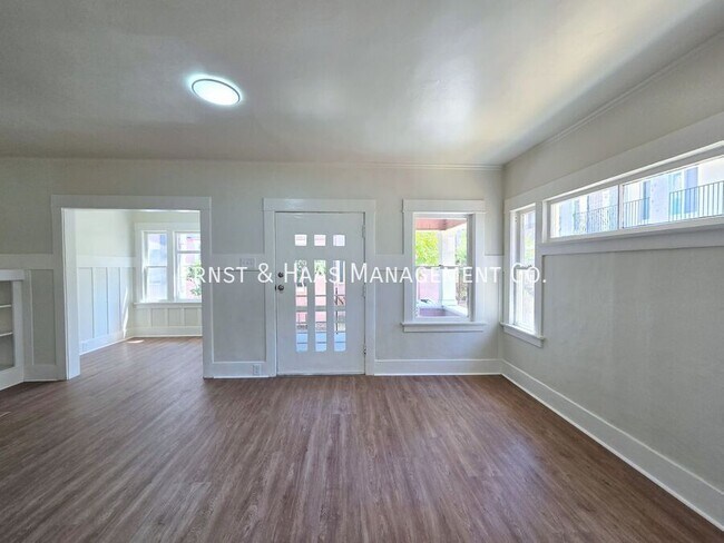 Building Photo - 1027 1/2 E. Ocean Blvd.-