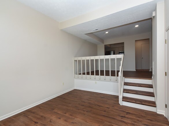 Building Photo - 562 Tusculum Ave