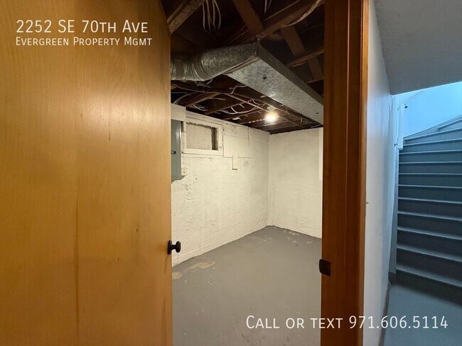 Building Photo - 2252 SE 70th Ave