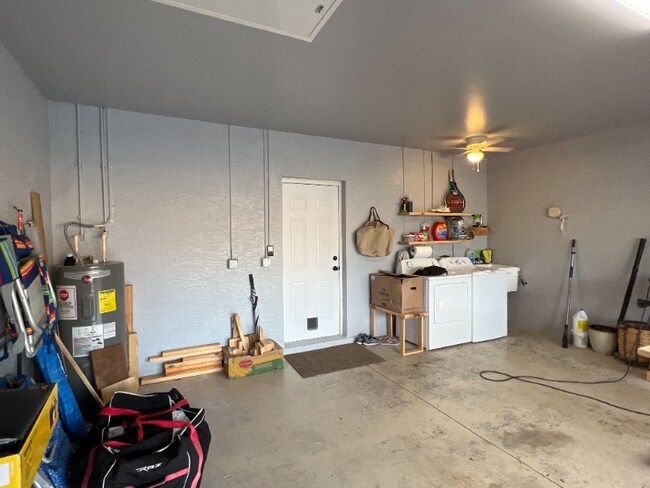 Building Photo - 20068 Lake Vista Cir N