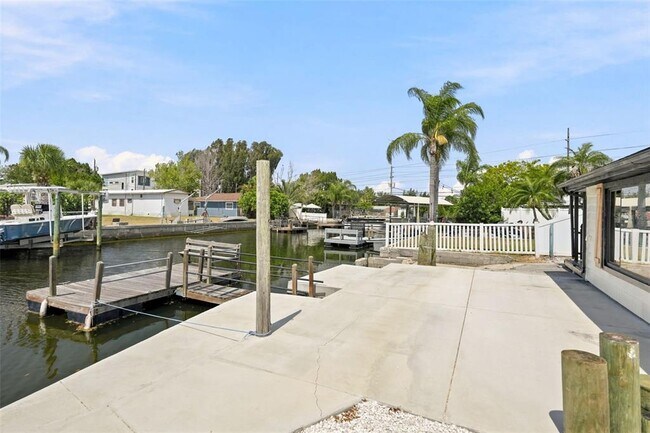Building Photo - 7037 McCray Dr