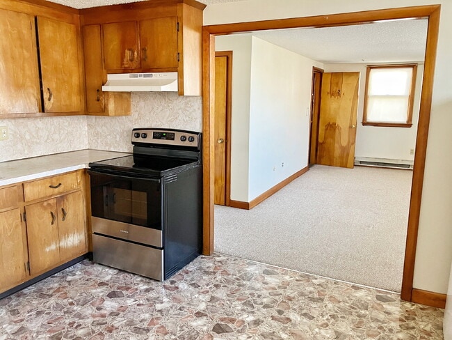 Building Photo - Available July 1st! - Cozy 1-Bedroom Gem in Quincy