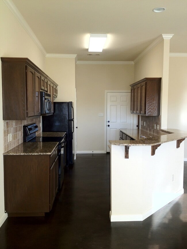 Building Photo - Duplex