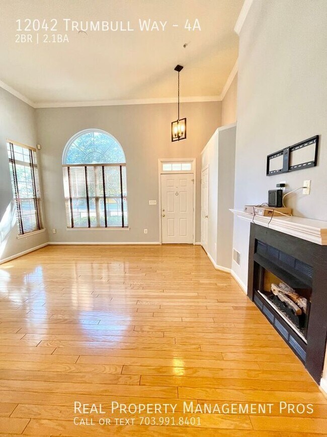 Building Photo - 12042 Trumbull Way