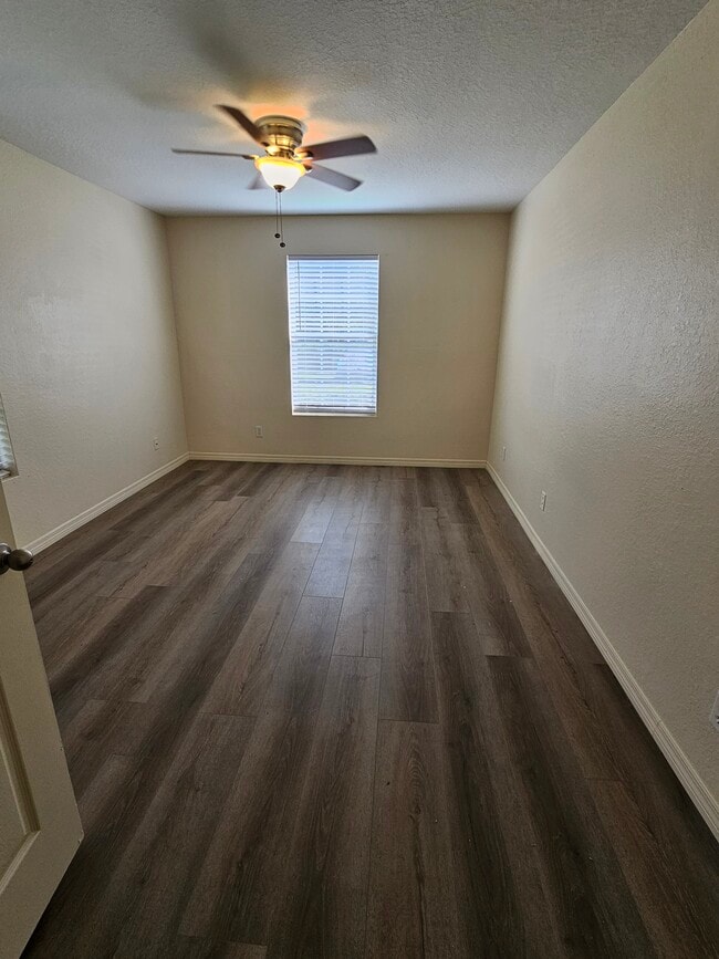 Building Photo - 36047 Deer Creek Dr