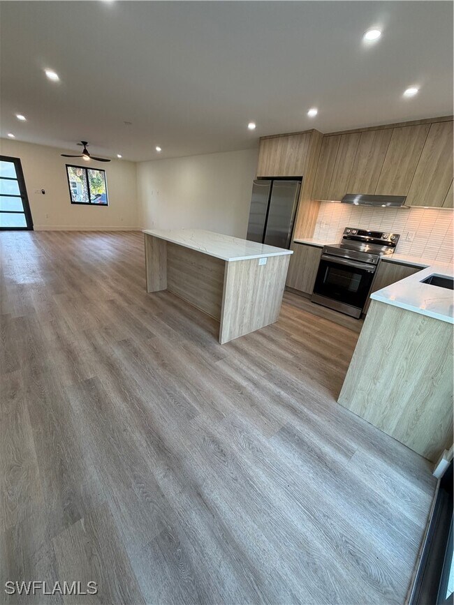 Building Photo - 3619 Poplar Way