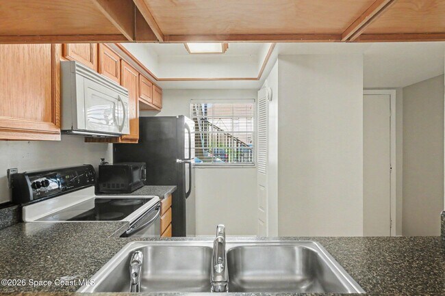 Building Photo - 3150 Sir Hamilton Cir