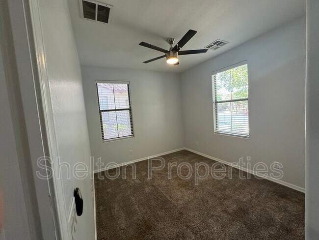 Building Photo - 20553 W Hamilton St