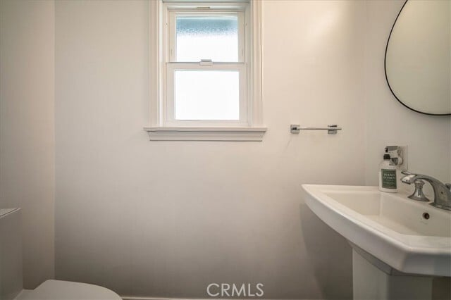 Building Photo - 385 E Mendocino St