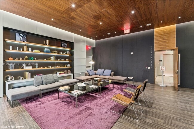 Building Photo - 88 SW 7th St