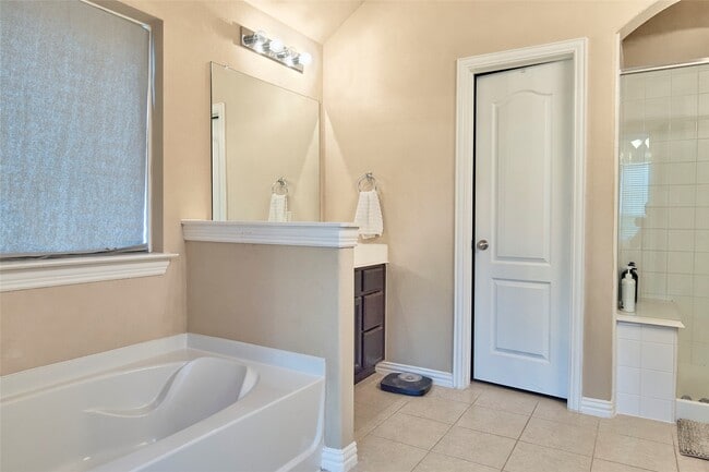 Building Photo - 26418 Green Heron Dr