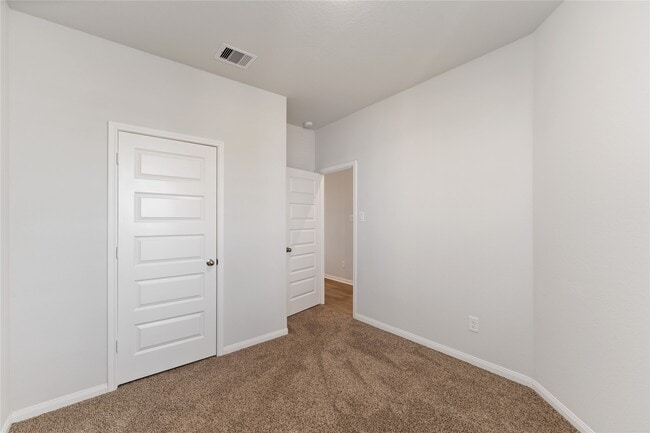 Building Photo - 25587 Blossom Ct