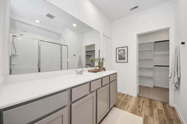 Building Photo - 31703 Daisy Draper Ln