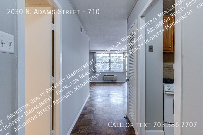 Building Photo - 2030 N Adams St