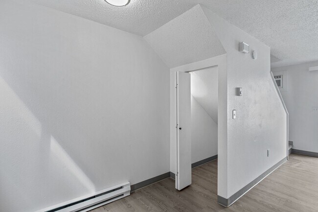 Building Photo - Free rent through June! Amazing one bedroo...