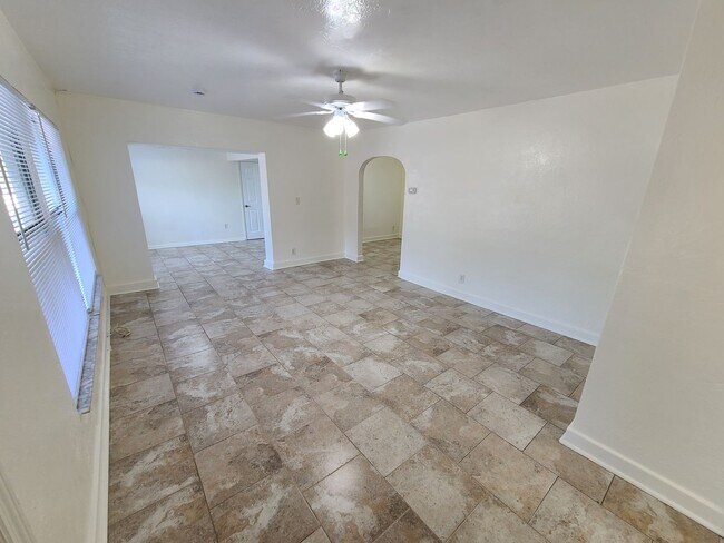 Building Photo - Stunning Corner-Lot Rental: 4BR/2BA with Courtyard