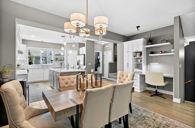 Building Photo - 4Bd/2.5Ba Renton Townhome