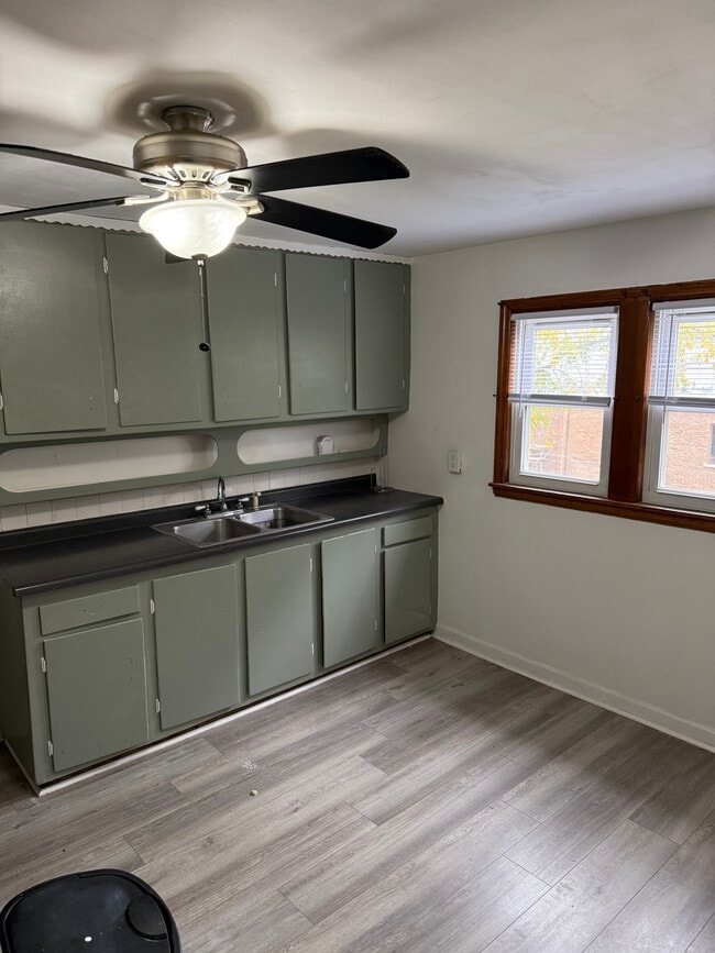 Building Photo - 7804 Banks St