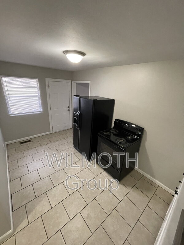 Building Photo - 622 Brewer Pl