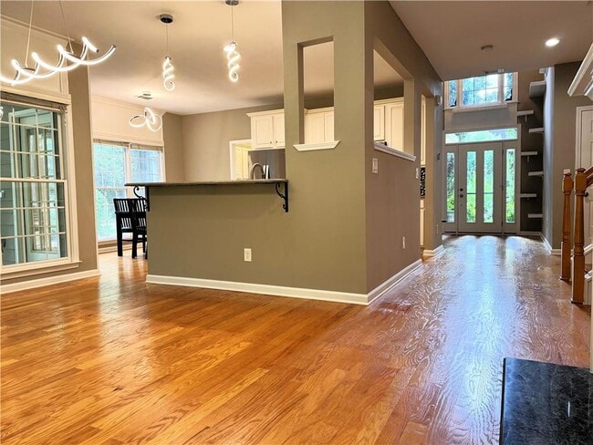 Building Photo - 2046 Beaumont Ln