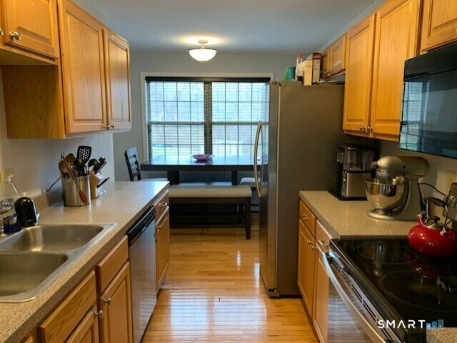 Building Photo - 19 Hawthorne Dr