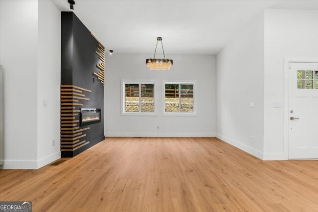 Building Photo - 2322 Lakewood Ave SW