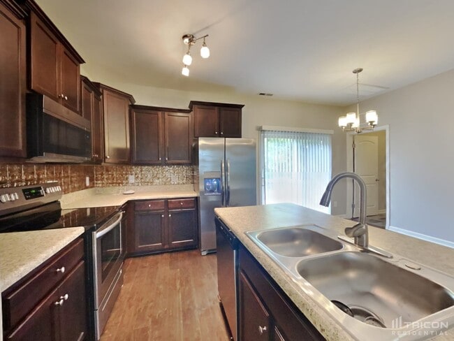 Building Photo - 162 Carissa Dr