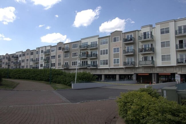 Building Photo - 340 The Promenade