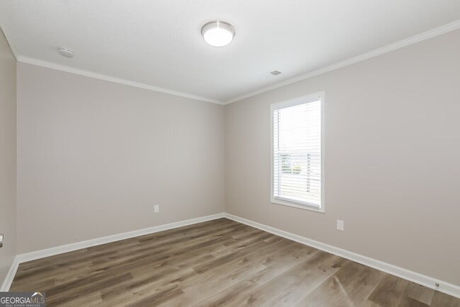 Building Photo - 505 Sarah's Ln