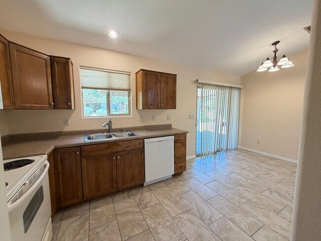 Building Photo - Home in Ivins