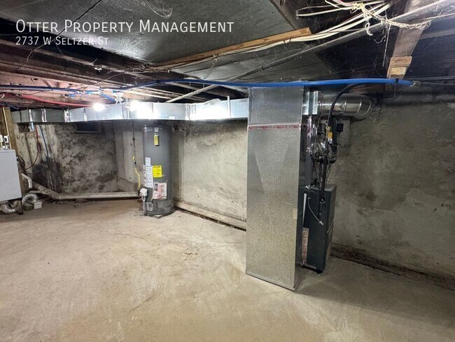 Building Photo - 2737 W Seltzer St