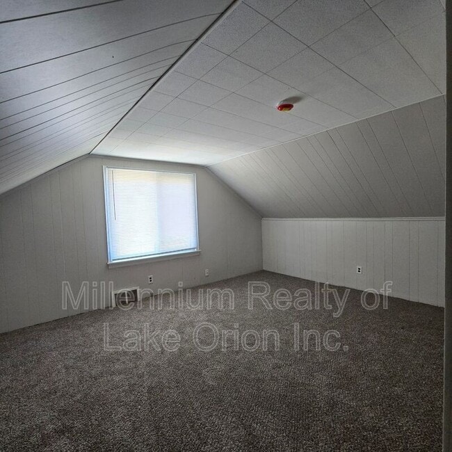 Building Photo - 136 W Princeton Ave