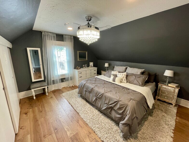 Building Photo - 196 E Columbus St