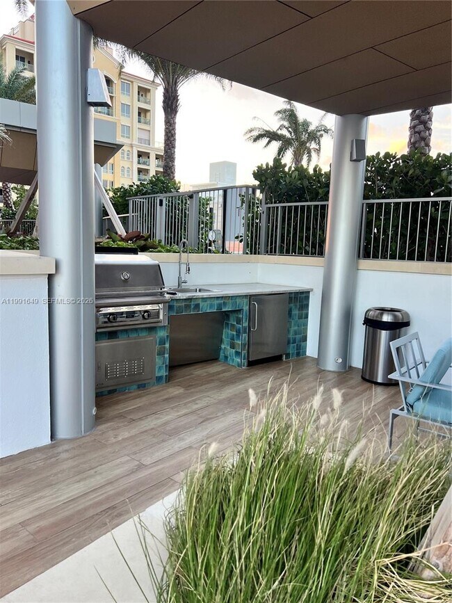 Building Photo - 153 N Seabreeze Blvd